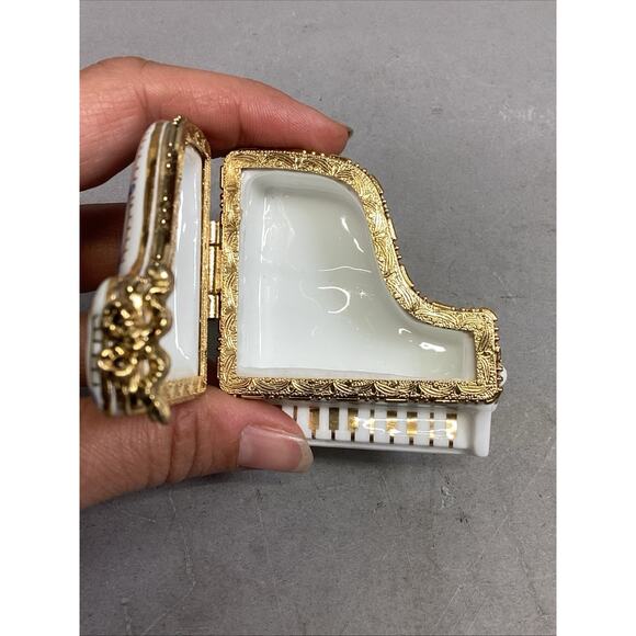 Lefton China 1997 #11176 - Piano Hinged Trinket Box Pink Flowers - Picture 9 of 11